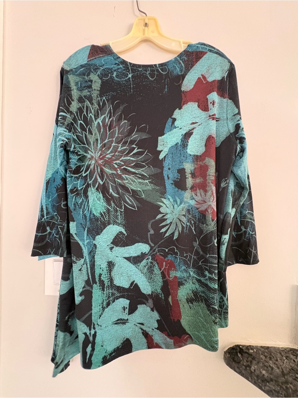 Jess and Jane Floral Print Tunic Top in Teal and Black